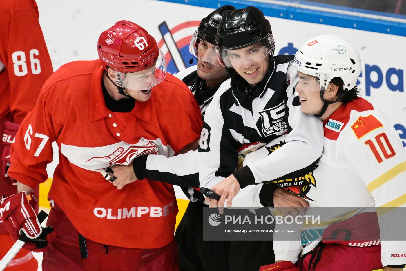 Хоккей. Кубок мэра Москвы. Матч "Спартак" - "Куньлунь"