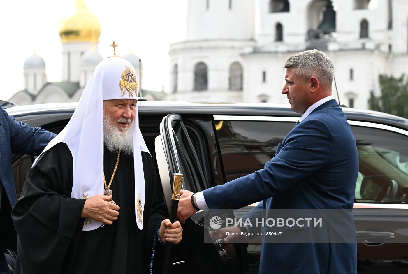 Патриарх Кирилл освятил икону на Спасской башне Кремля 