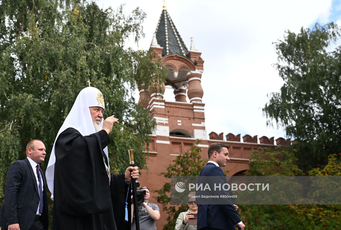 Патриарх Кирилл освятил икону на Спасской башне Кремля 