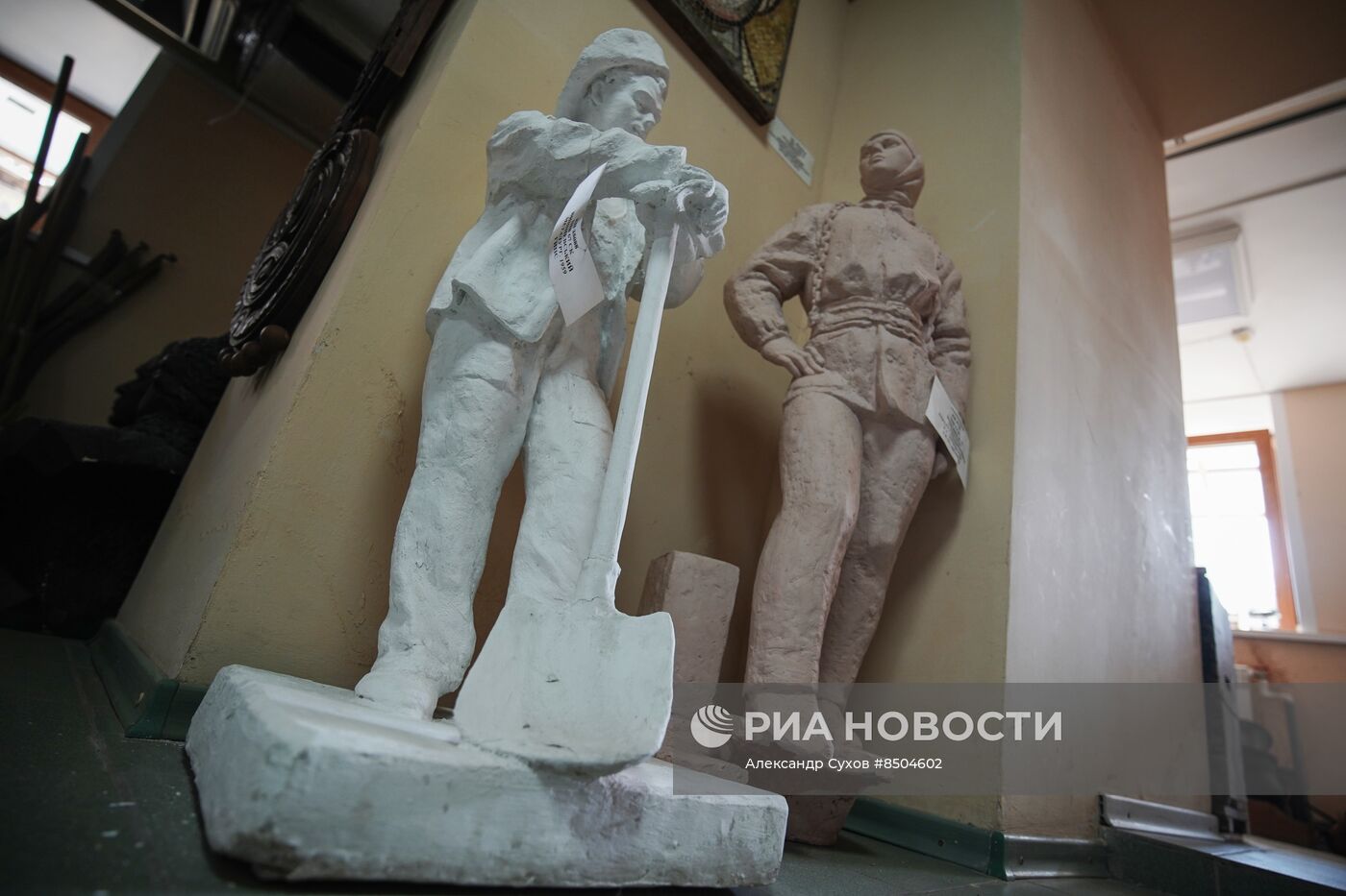 Спасенные экспонаты Краеведческого музея в Мариуполе