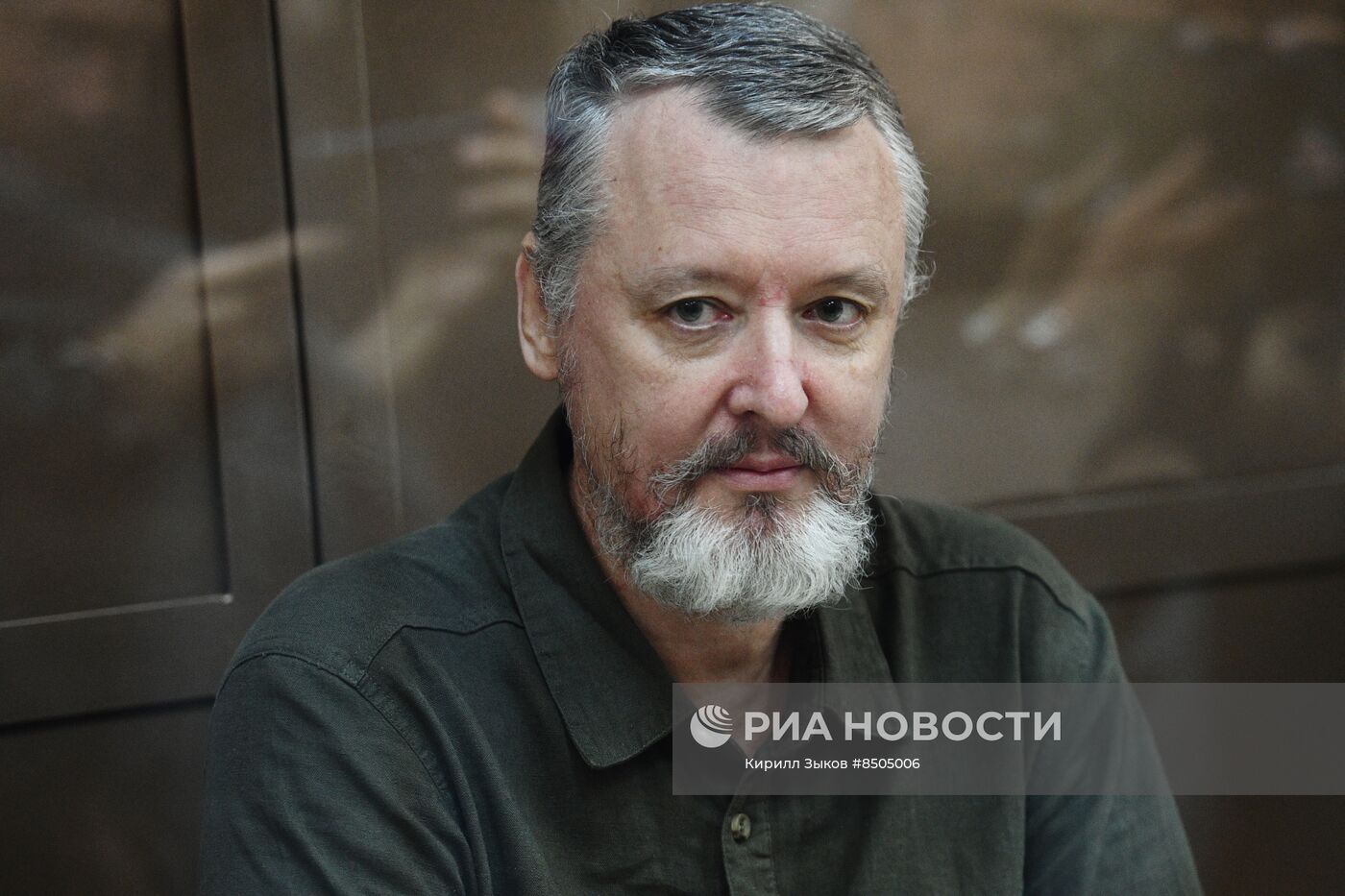 Рассмотрение жалобы защиты на арест бывшего министра обороны ДНР И. Стрелкова 