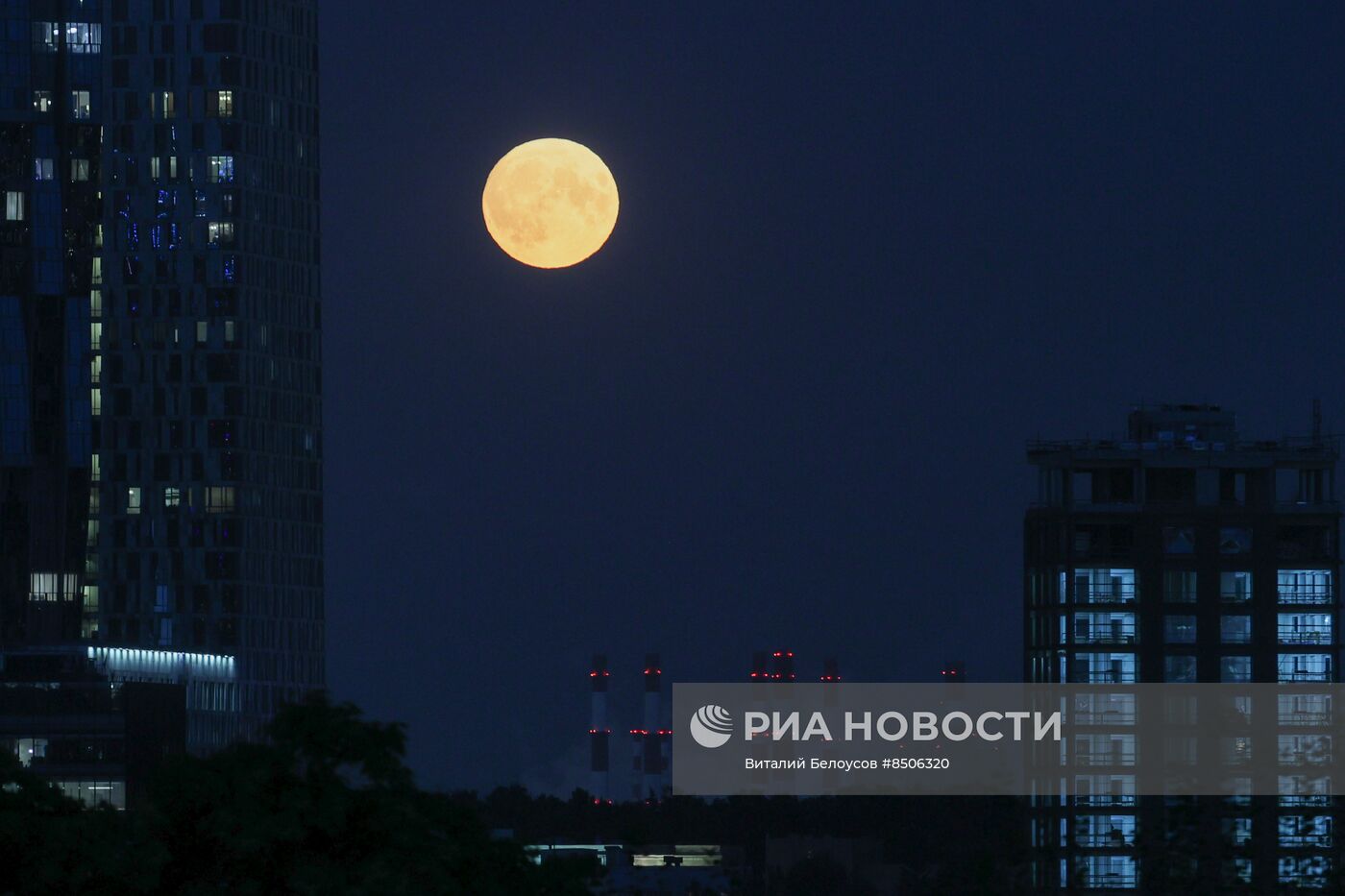 Необычное природное явление - "голубая Луна"