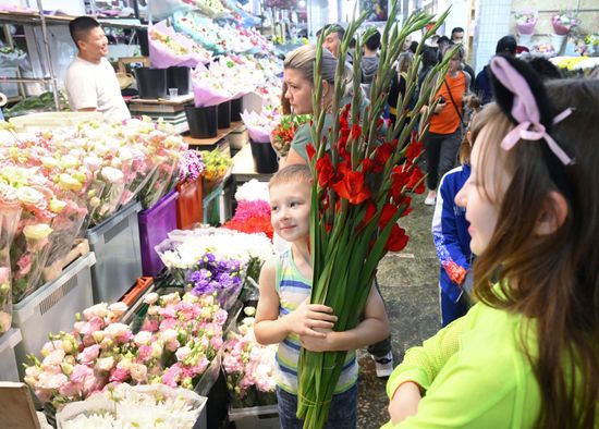 Продажа цветов к началу учебного года
