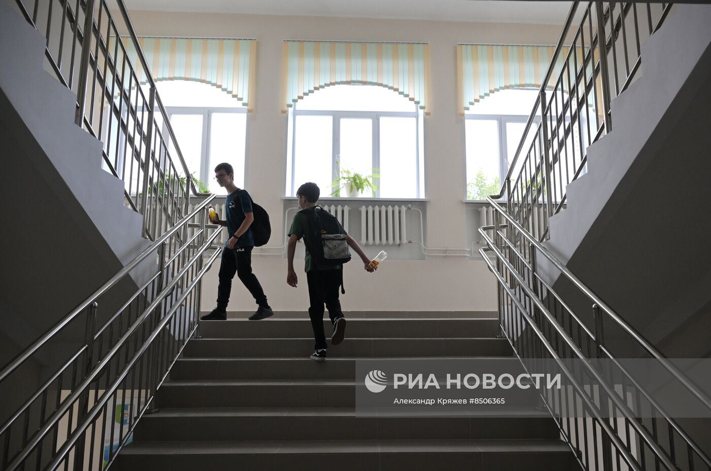 Подготовка новосибирской школы к открытию после капитального ремонта