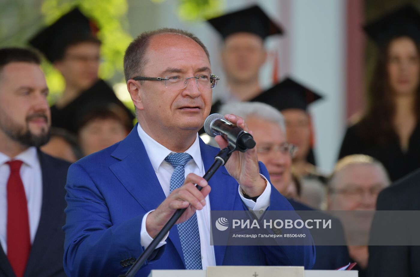 Торжественное посвящение в студенты СПБГУ в Петербурге