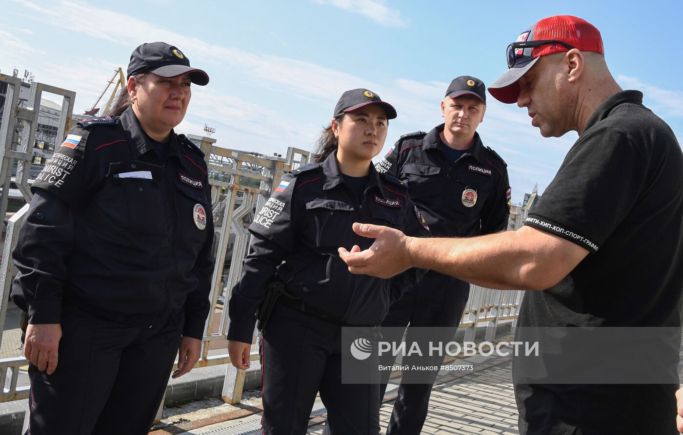 Работа патрульно-постовой службы полиции во Владивостоке