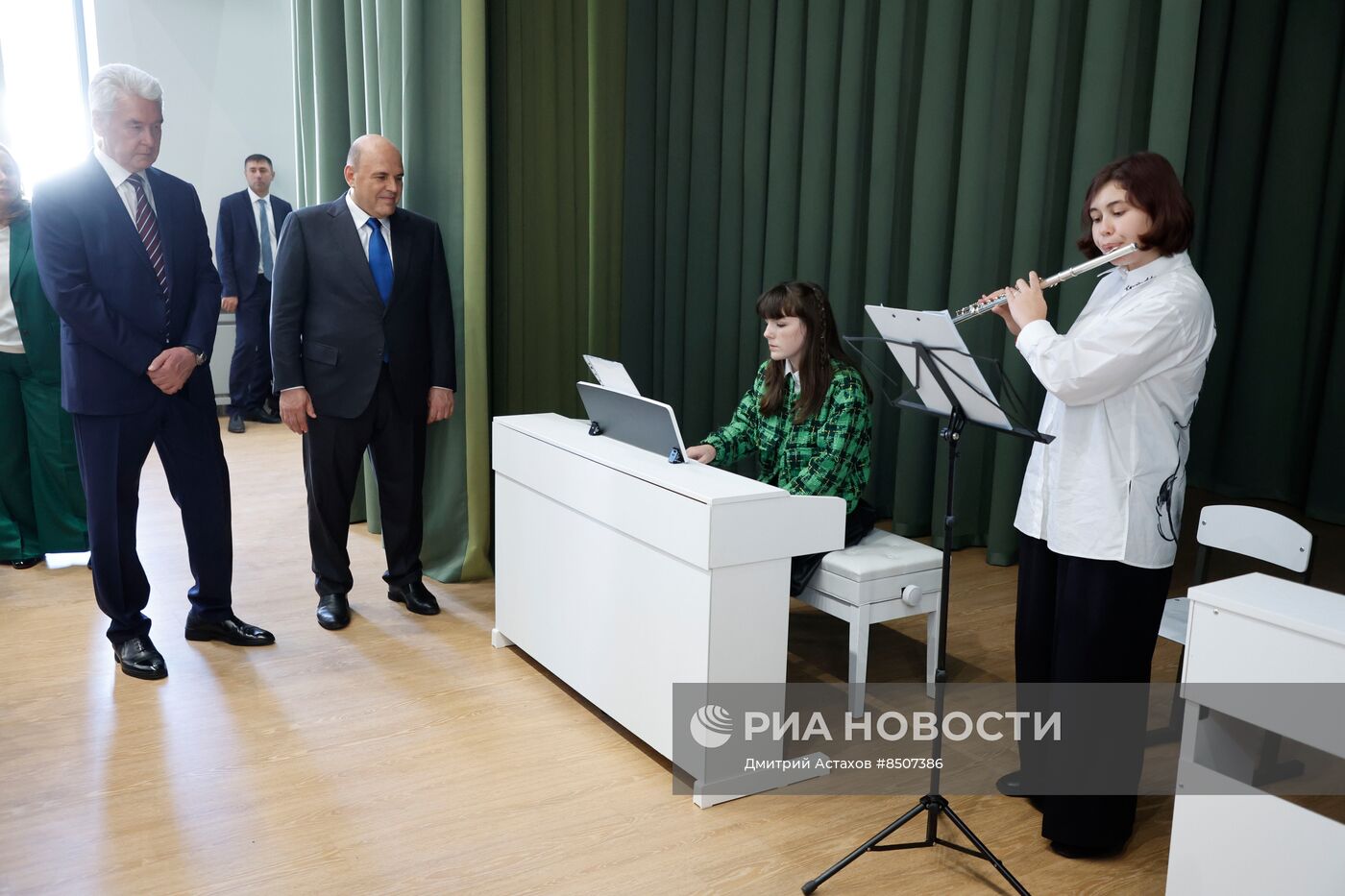 Премьер-министр РФ М. Мишустин посетил московскую общеобразовательную школу