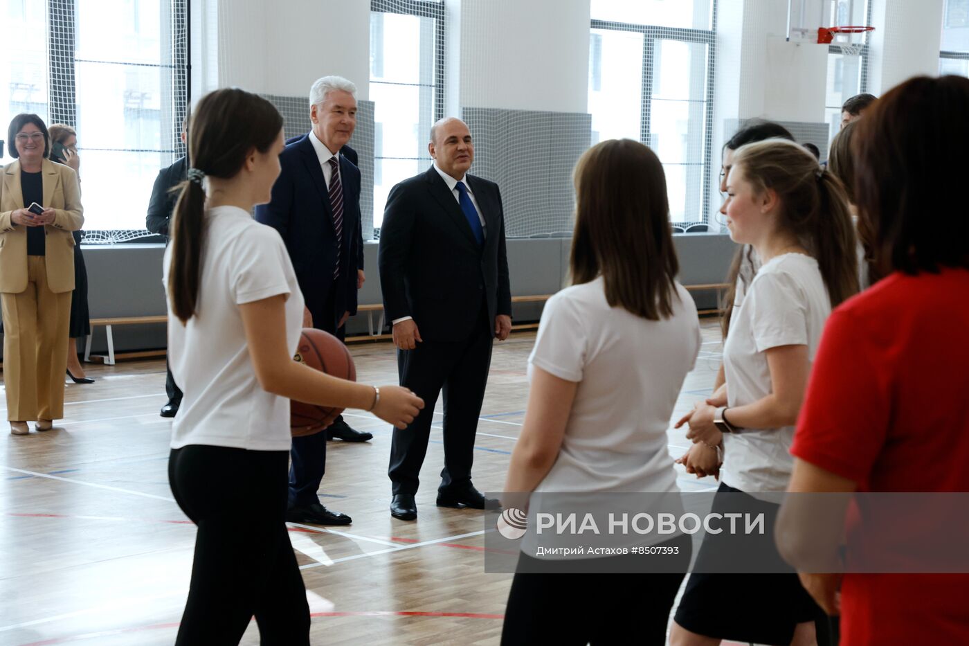 Премьер-министр РФ М. Мишустин посетил московскую общеобразовательную школу