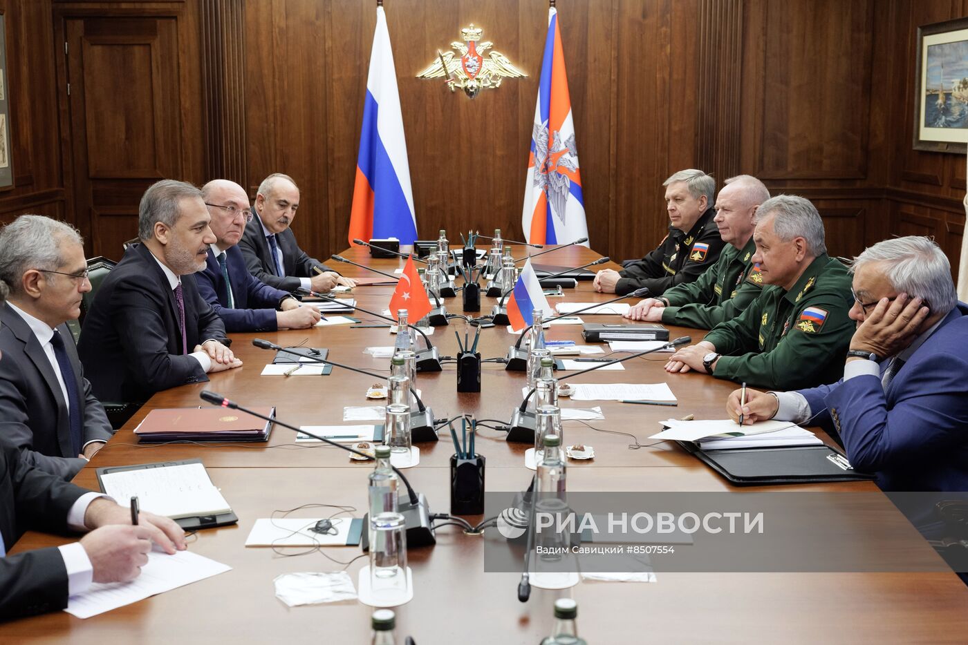 Встреча министра обороны РФ С. Шойгу с главой МИД Турции Х. Фиданом