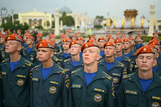 Присяга сотрудника Федеральной противопожарной службы.