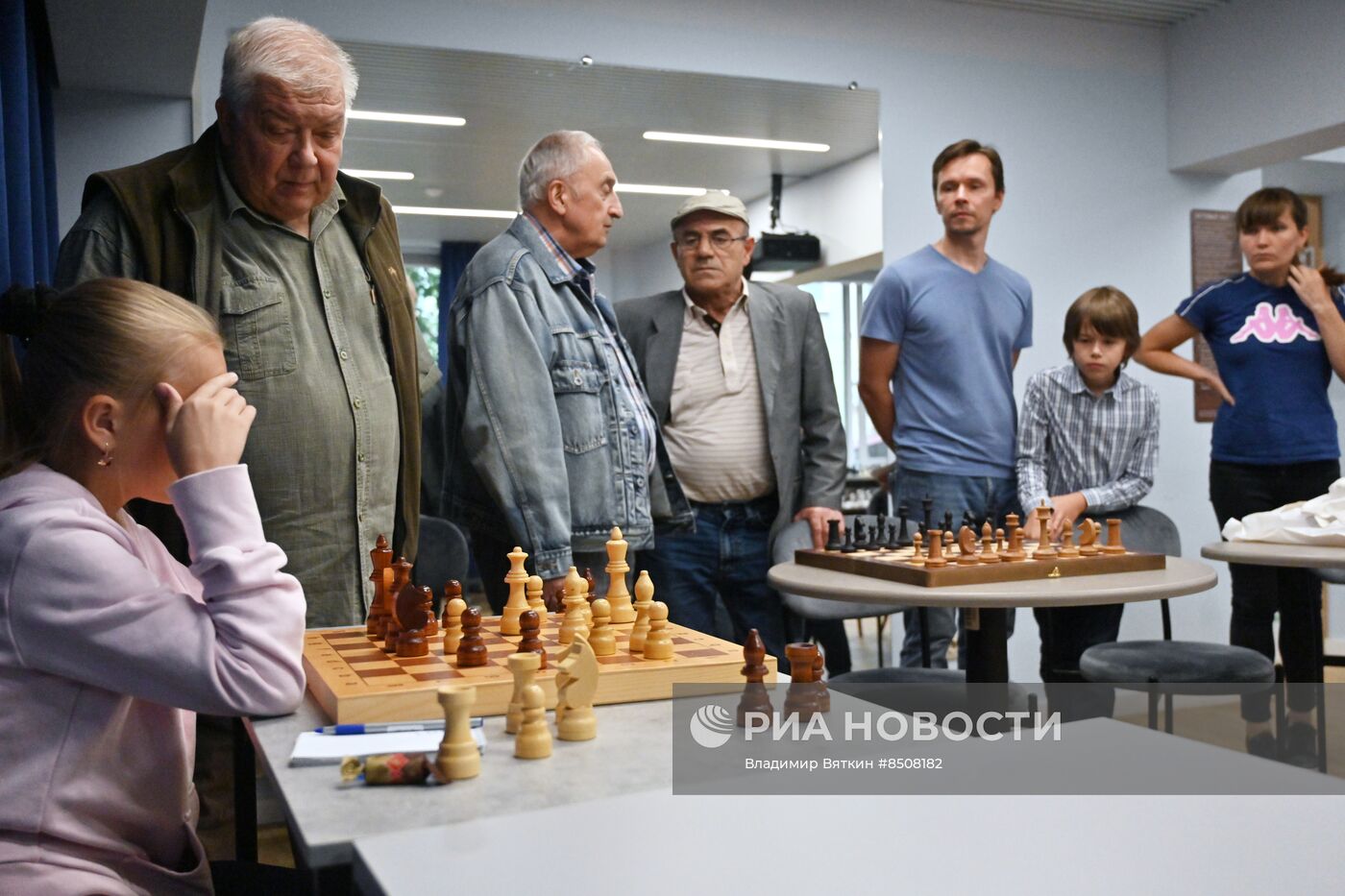 Сеанс одновременной игры в шахматы в центре 