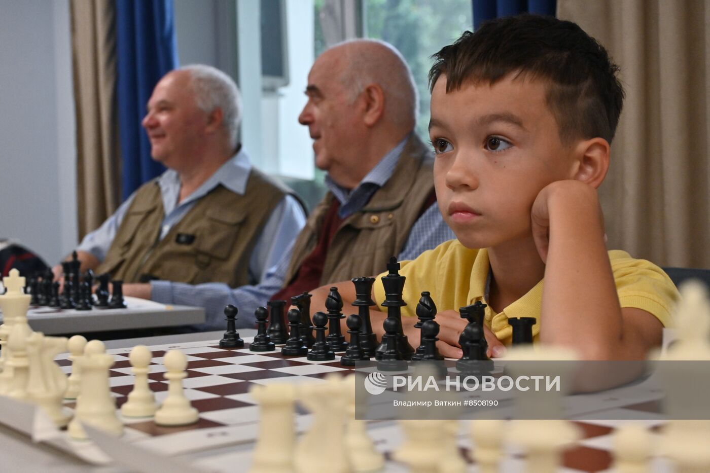 Сеанс одновременной игры в шахматы в центре "Московское долголетие"