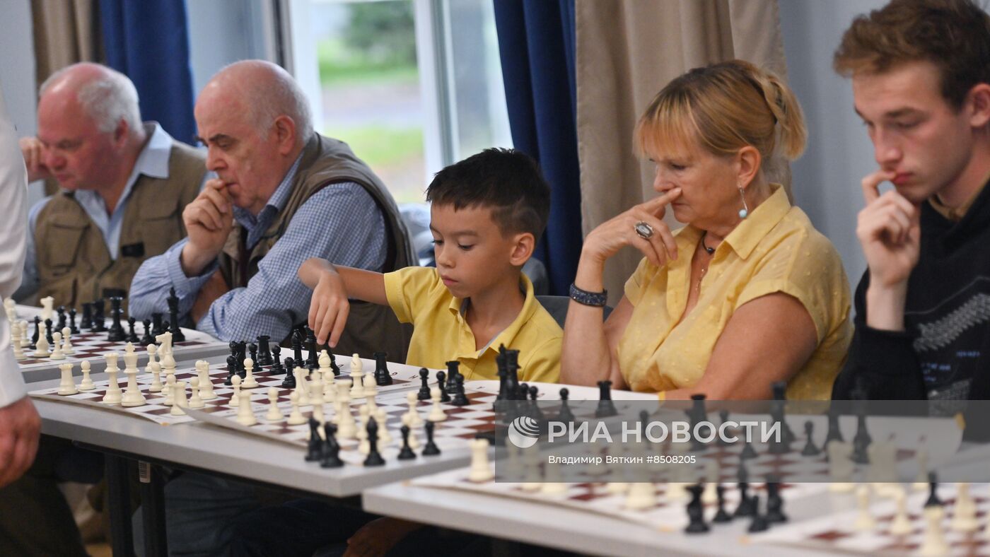 Сеанс одновременной игры в шахматы в центре "Московское долголетие"