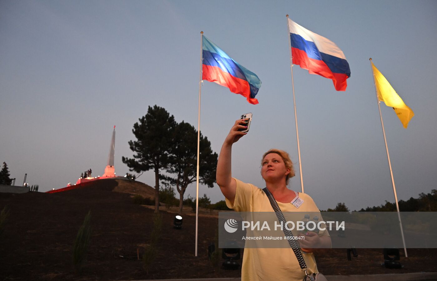 Открытие мемориала защитникам Донбасса после реставрации в Луганске