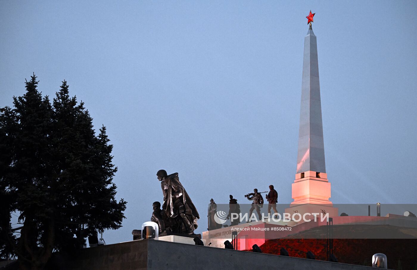 Открытие мемориала защитникам Донбасса после реставрации в Луганске