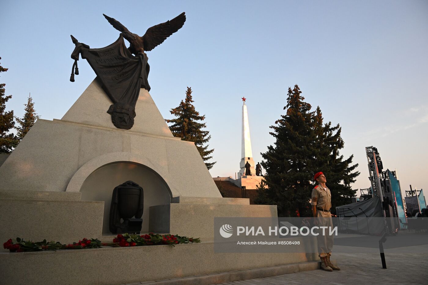 Открытие мемориала защитникам Донбасса после реставрации в Луганске