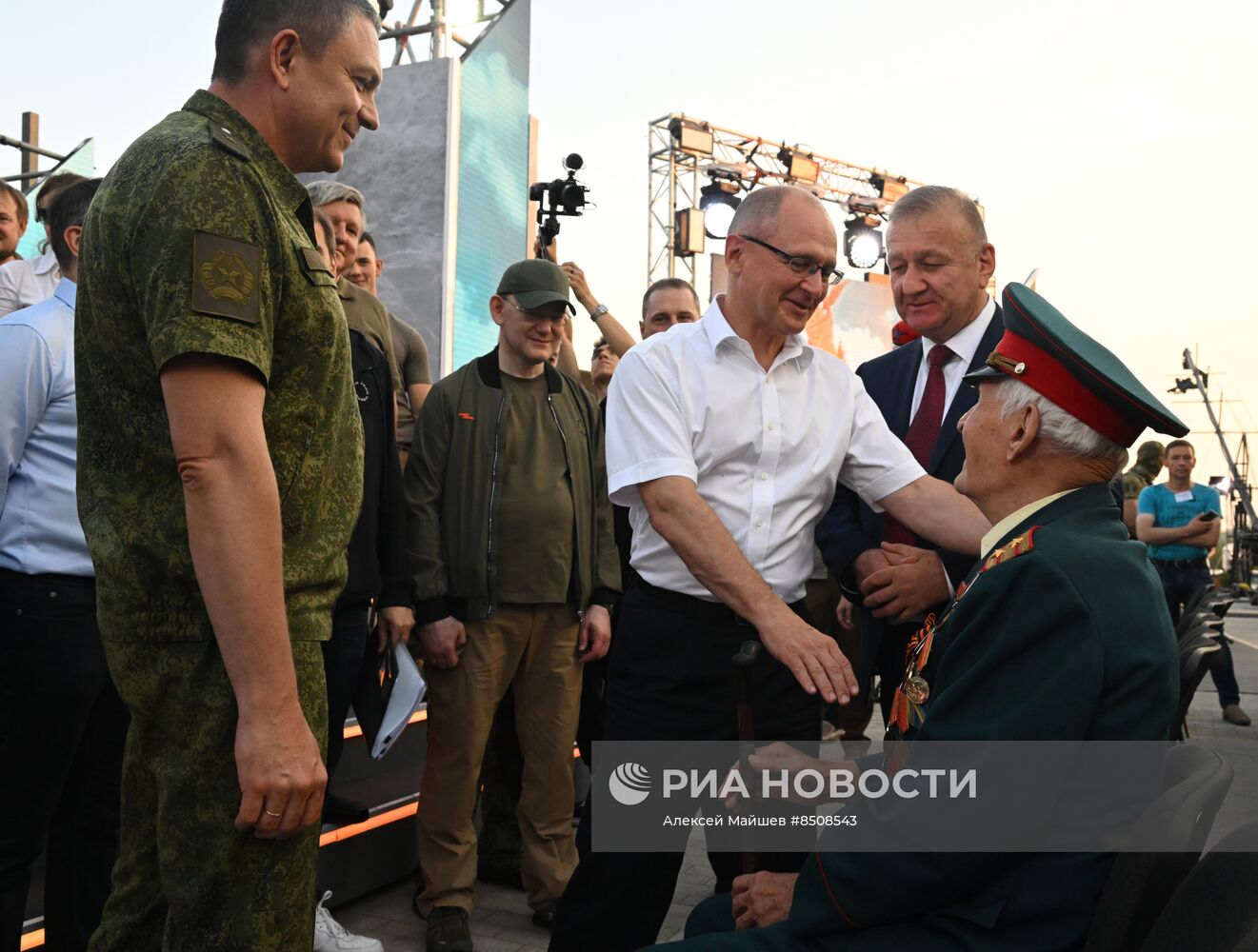 Открытие мемориала защитникам Донбасса после реставрации в Луганске