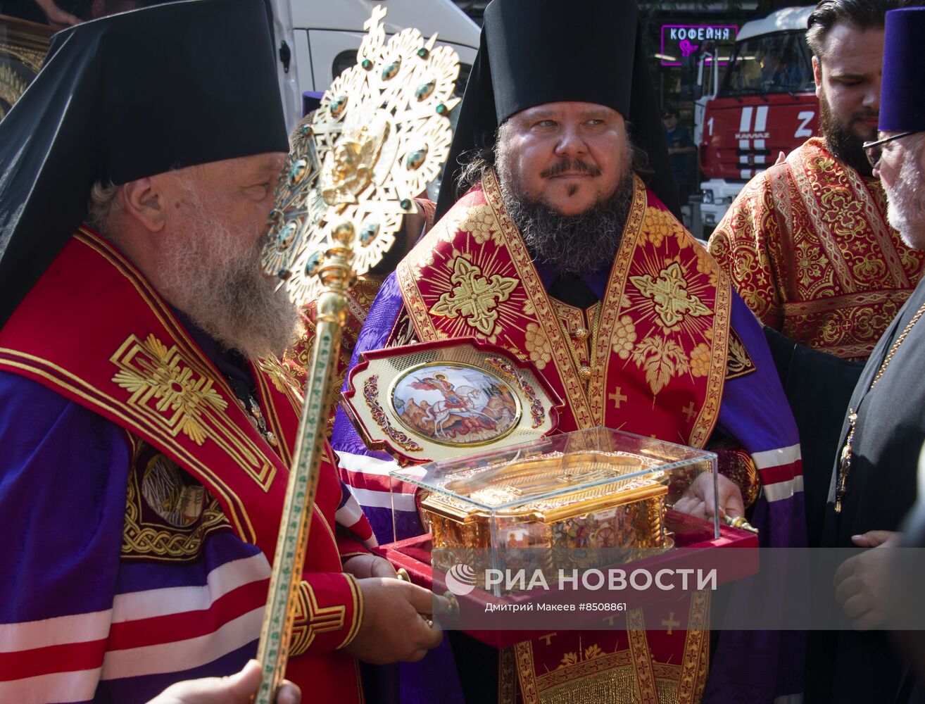 В Симферополь доставили мощи Георгия Победоносца