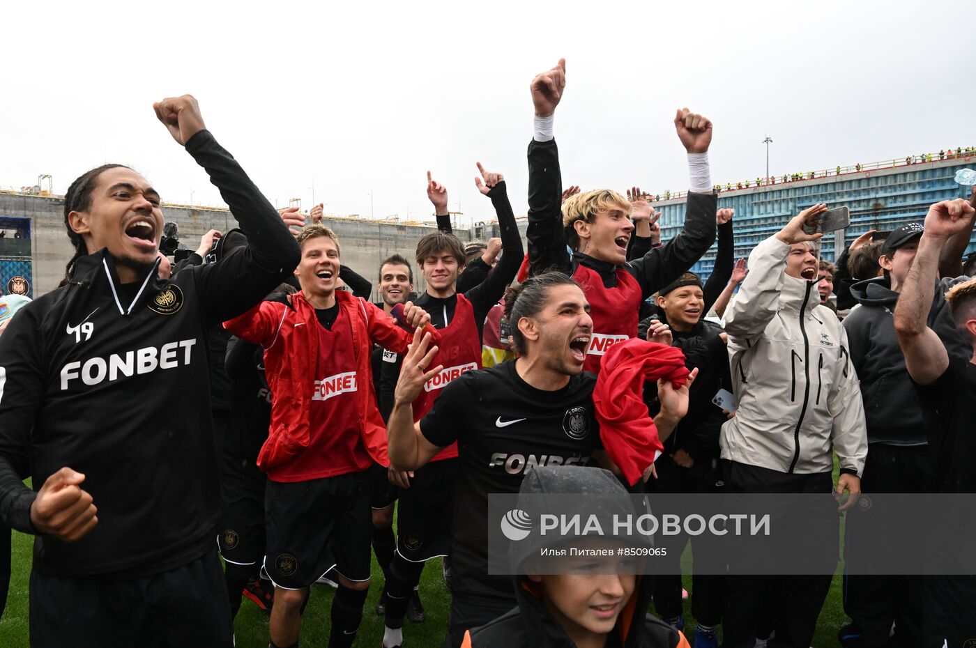 Матч Кубка России по футболу в доке Центра строительства крупнотоннажных морских сооружений