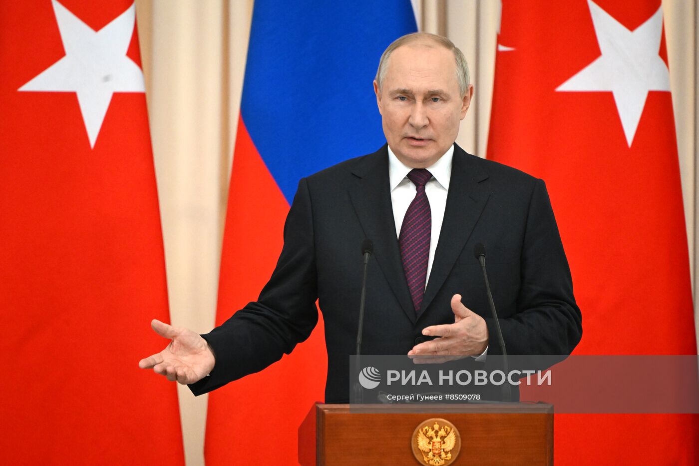 Президент РФ В. Путин провел переговоры с президентом Турции Р. Т. Эрдоганом