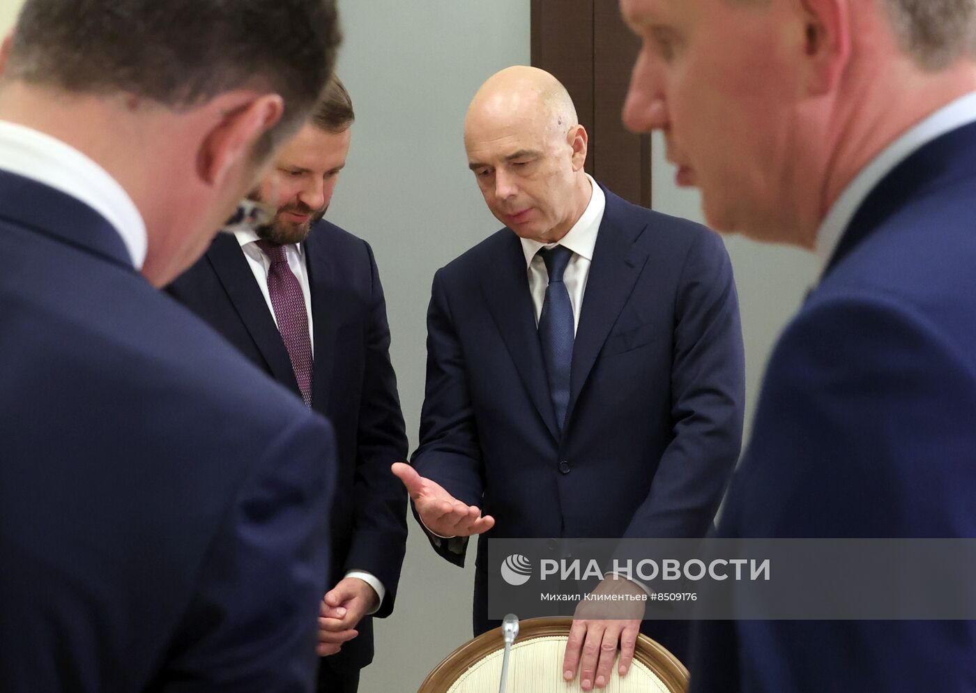 Президент РФ В. Путин провёл совещание по вопросу реализации проекта "Мурманский СПГ"