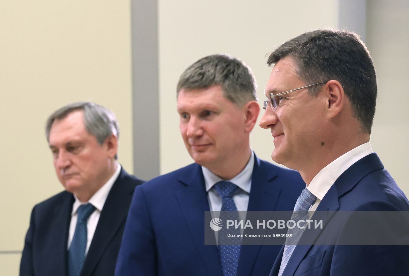 Президент РФ В. Путин провёл совещание по вопросу реализации проекта "Мурманский СПГ"