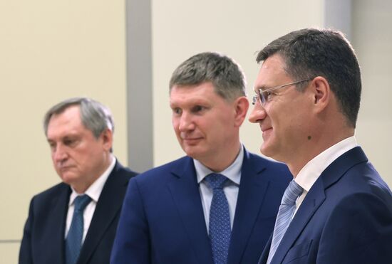 Президент РФ В. Путин провёл совещание по вопросу реализации проекта "Мурманский СПГ"