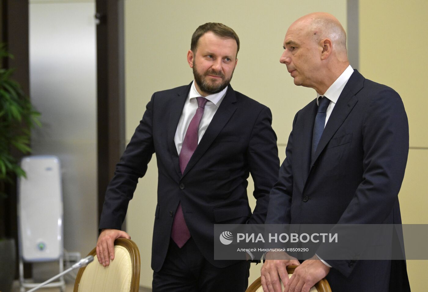 Президент РФ В. Путин провёл совещание по вопросу реализации проекта "Мурманский СПГ"