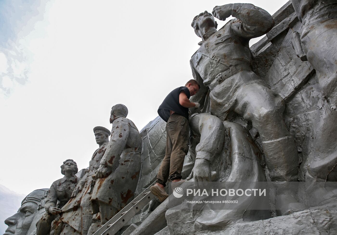 Реконструкция мемориального комплекса Саур-Могила