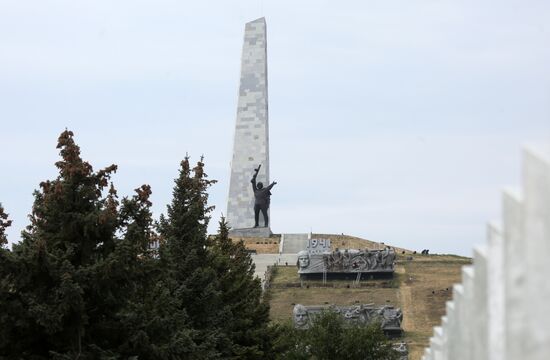 Реконструкция мемориального комплекса Саур-Могила