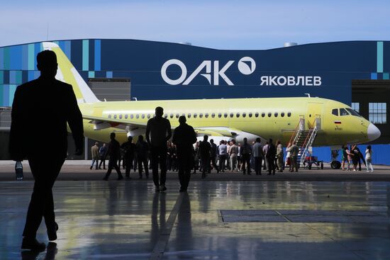 Самолет SSJ-100 с импортозамещенным оборудованием выполнил первый полет