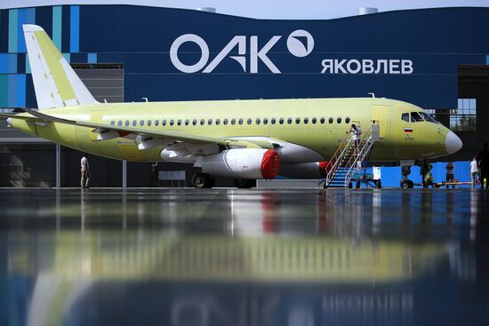 Самолет SSJ-100 с импортозамещенным оборудованием выполнил первый полет