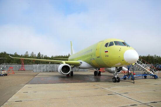 Самолет SSJ-100 с импортозамещенным оборудованием выполнил первый полет