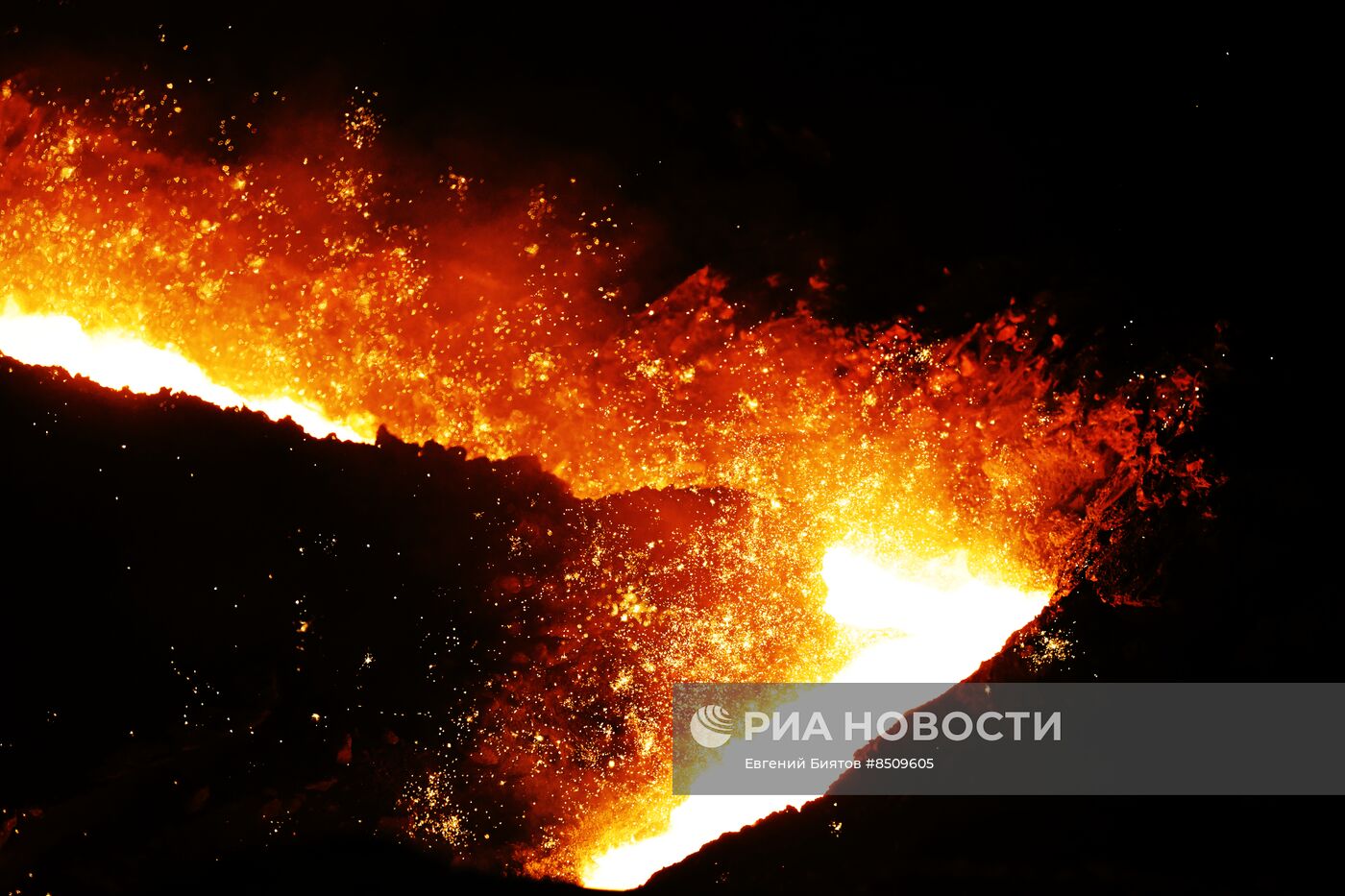 Завод "Уральская сталь" в Оренбургской области