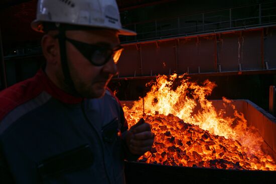 Завод "Уральская сталь" в Оренбургской области