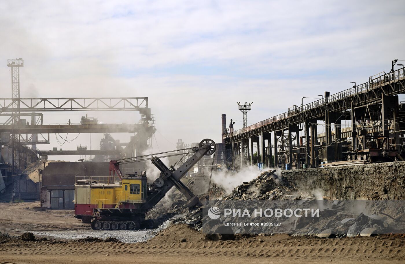 Завод "Уральская сталь" в Оренбургской области