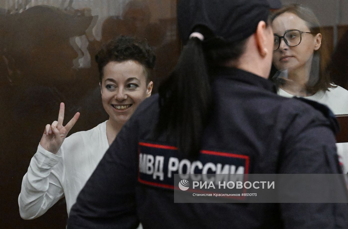Рассмотрение ходатайства следствия о продлении срока ареста Е. Беркович и С. Петрийчук