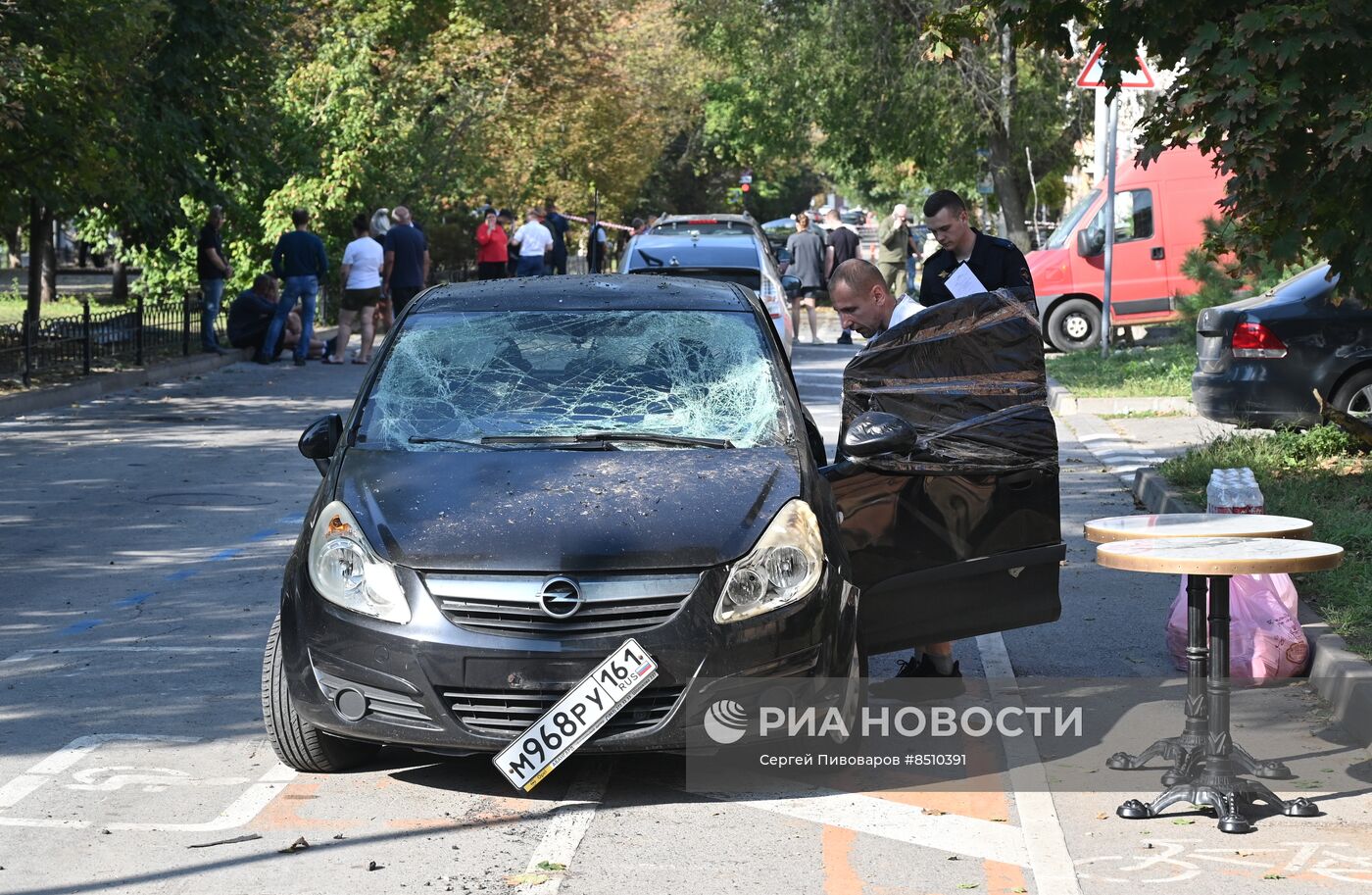 Последствия падения беспилотника в Ростове-на-Дону 