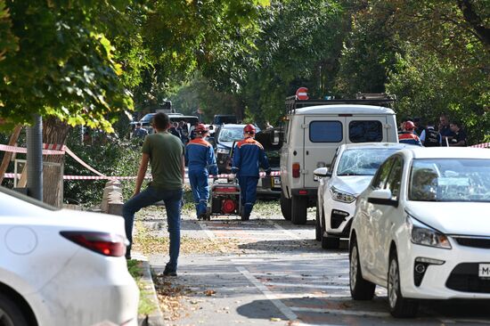 Последствия падения беспилотника в Ростове-на-Дону 