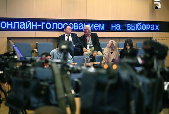 Работа информационного центра ЦИК РФ