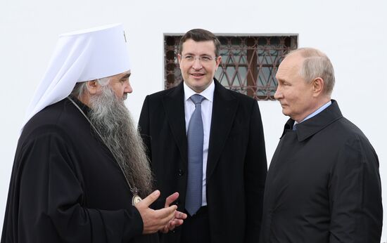 Рабочая поездка президента РФ В. Путина в Приволжский федеральный округ