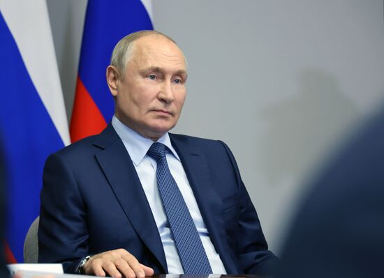 Рабочая поездка президента РФ В. Путина в Приволжский федеральный округ