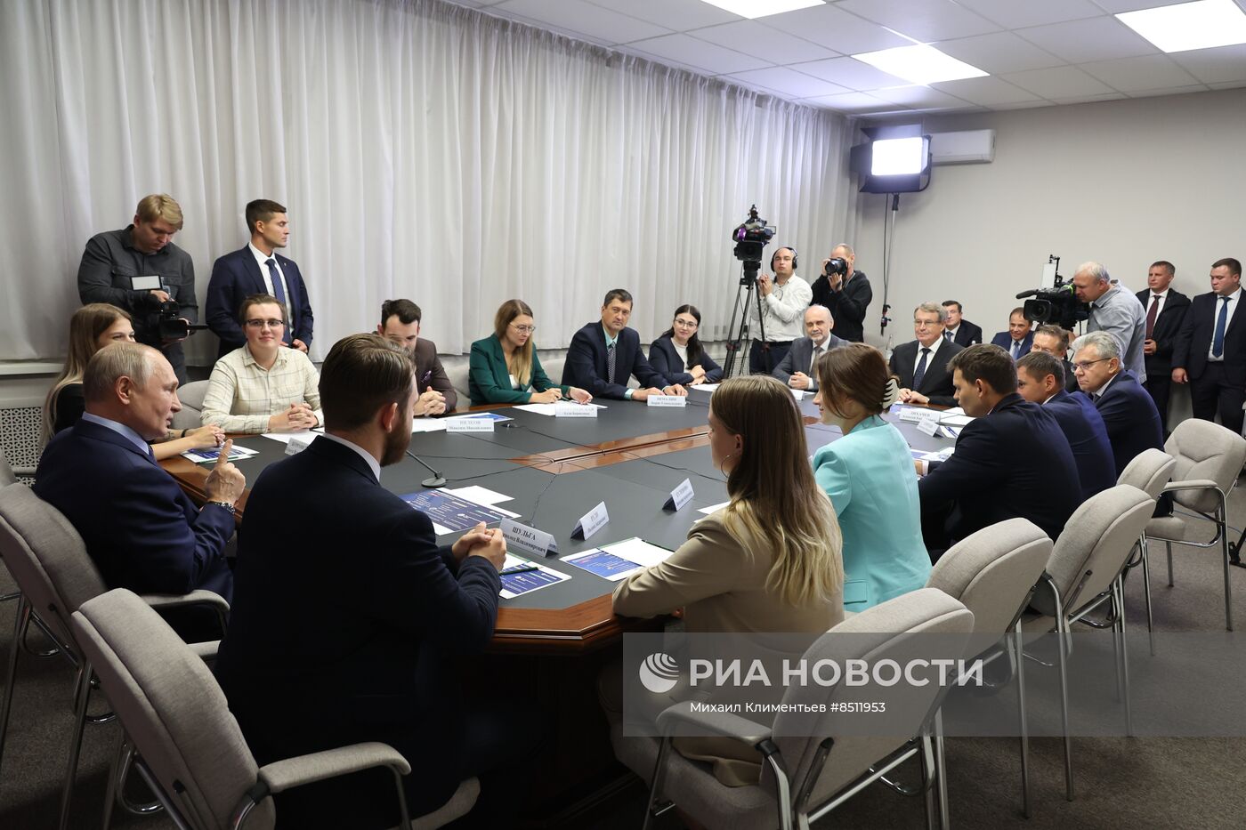 Рабочая поездка президента РФ В. Путина в Приволжский федеральный округ