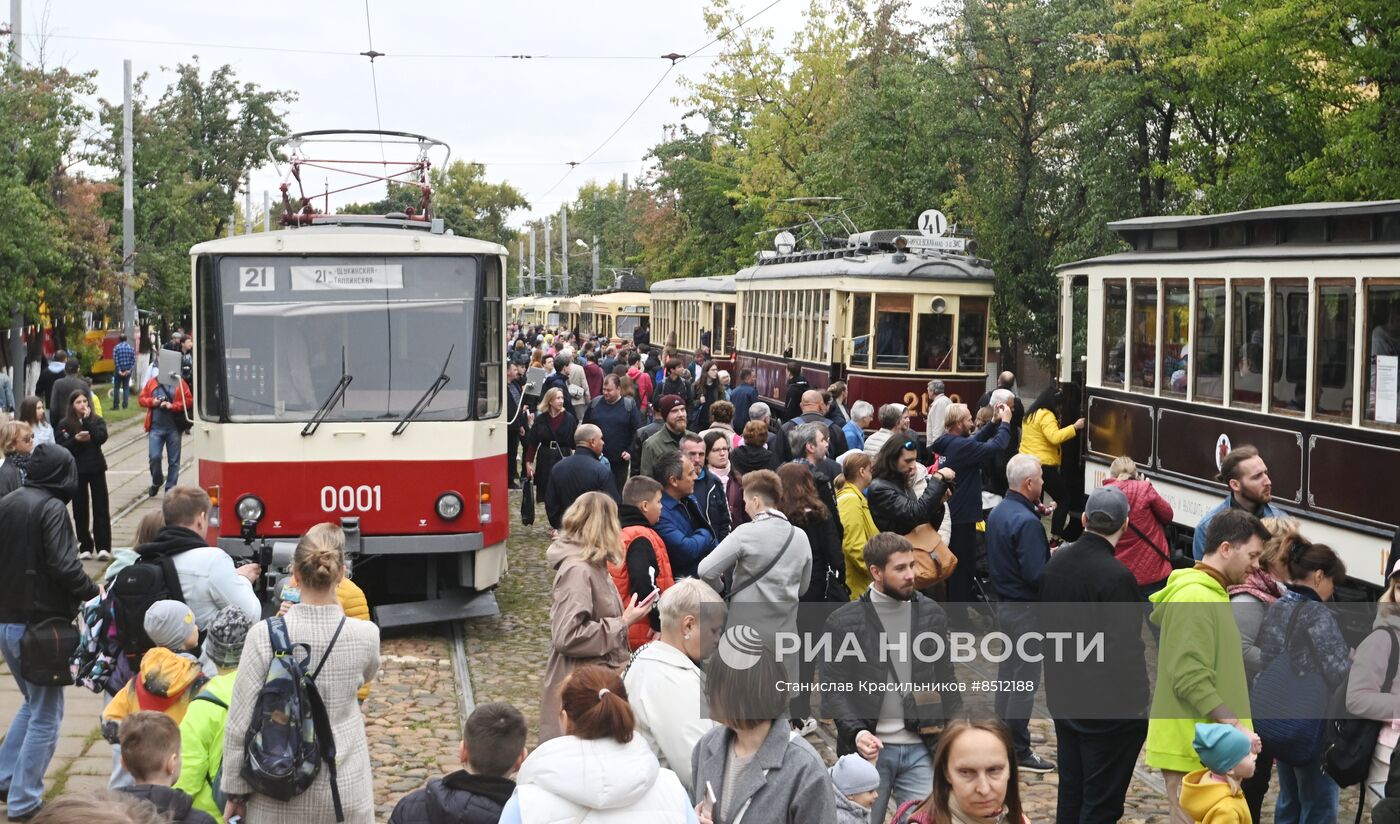 Парад трамваев в День города