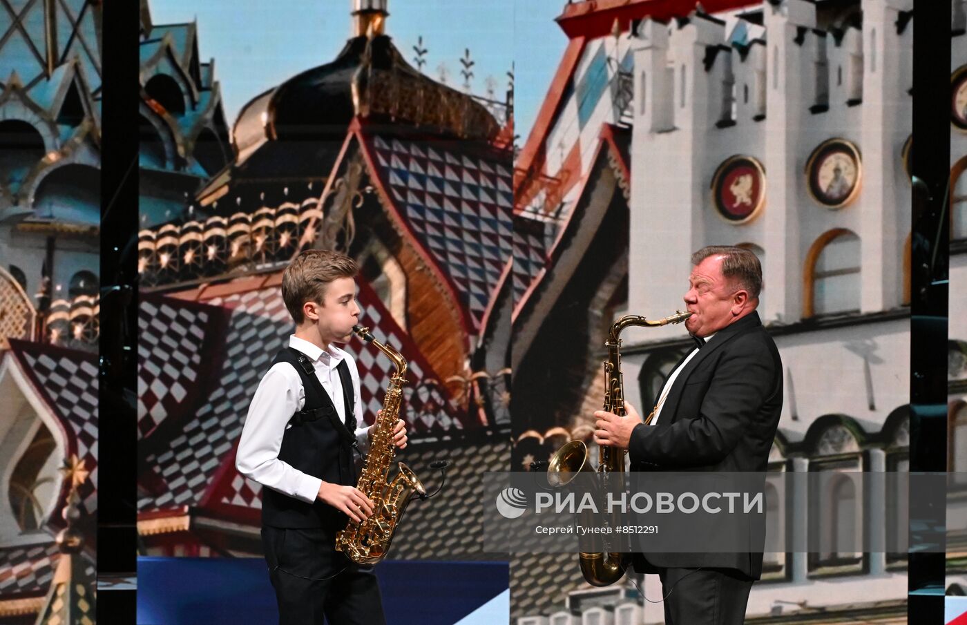 Президент РФ В. Путин поздравил москвичей с Днем города