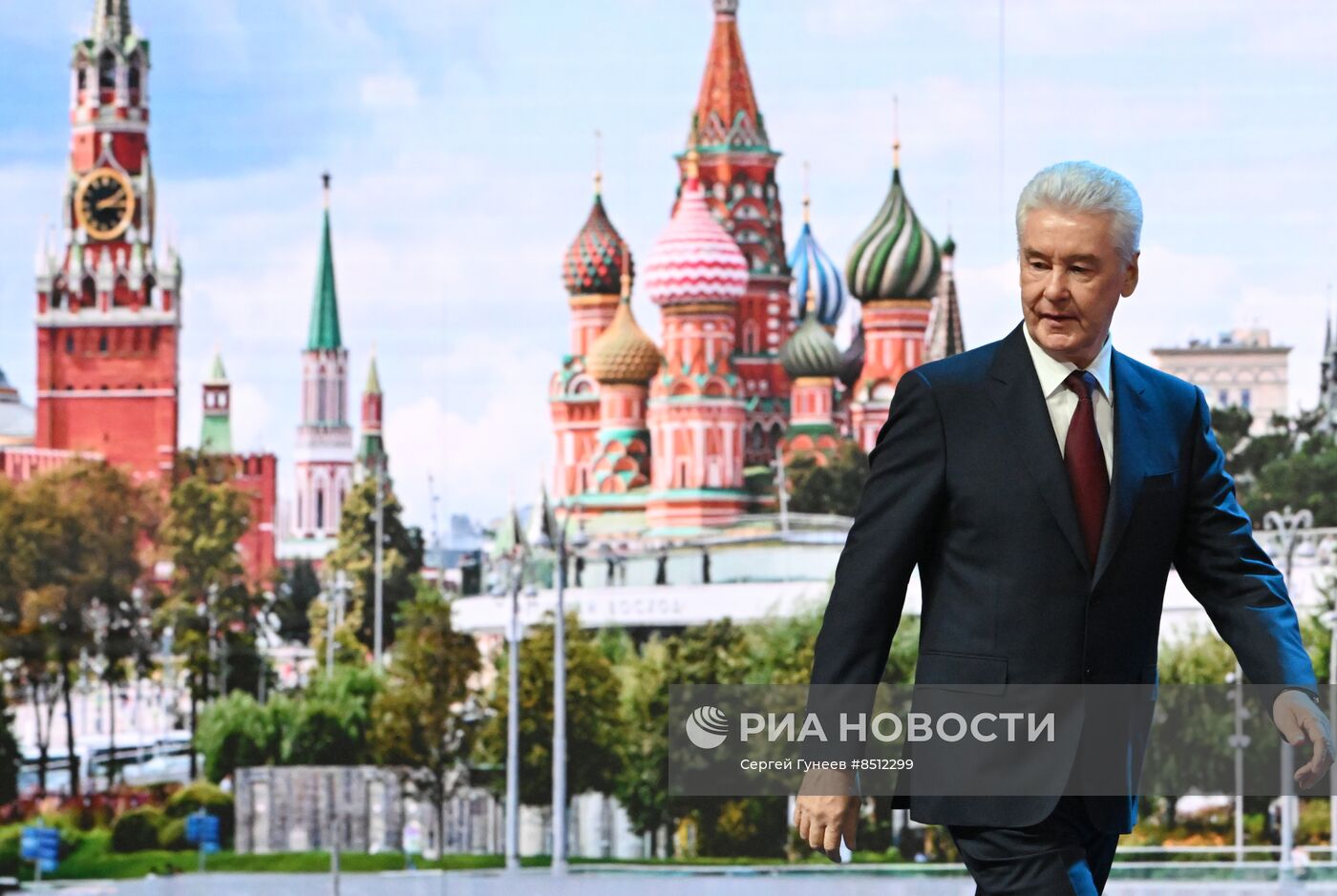 Президент РФ В. Путин поздравил москвичей с Днем города