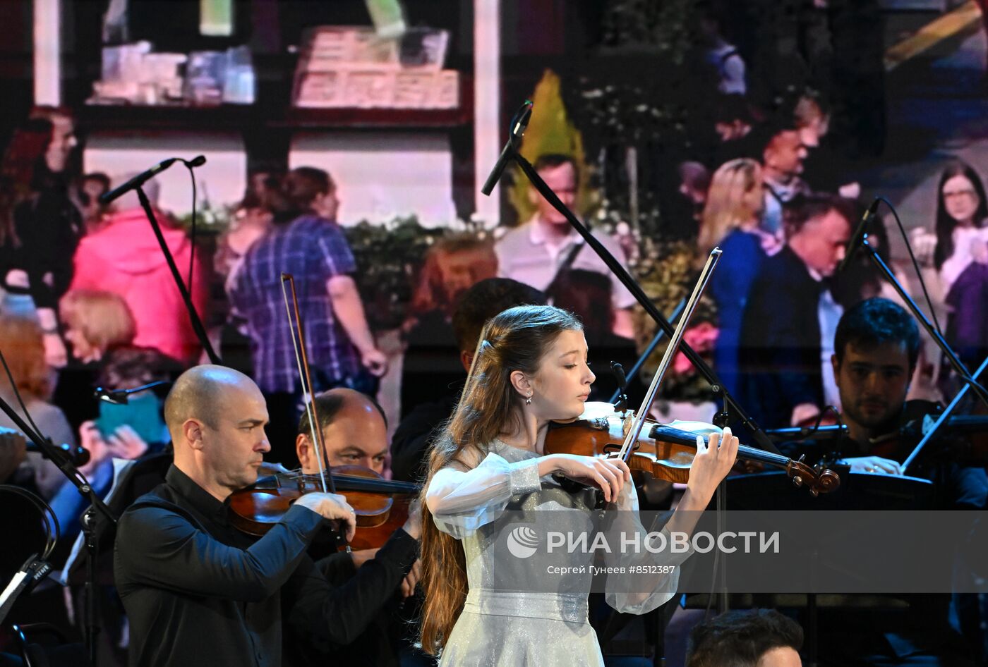 Президент РФ В. Путин поздравил москвичей с Днем города