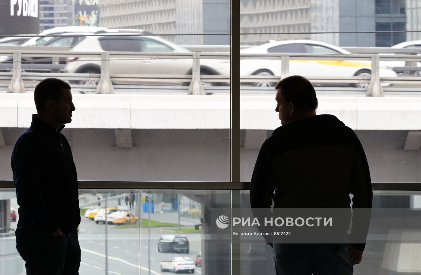 Президент РФ В. Путин открыл движение по новым дорогам и МЦД-4 