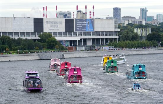 Парад судов на Москве-реке в честь Дня города