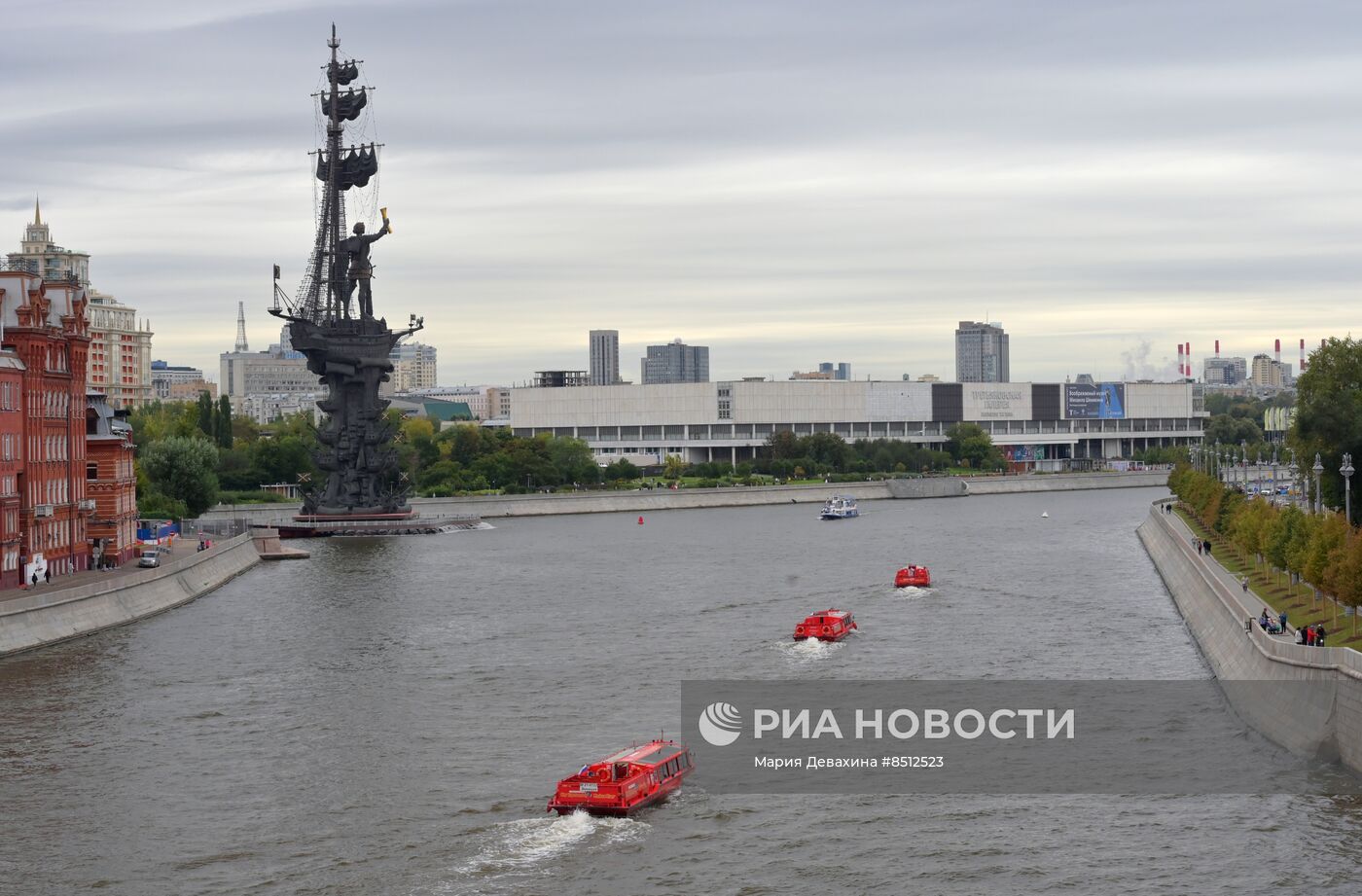 Парад судов на Москве-реке в честь Дня города